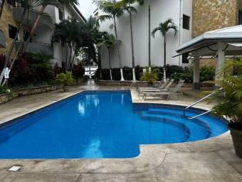 Se alquila moderno apartamento en condominio de Santa Ana 26-891