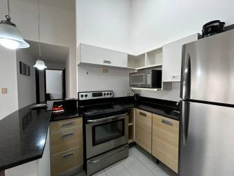 Se alquila moderno apartamento en condominio de Santa Ana 26-891