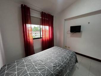 Se alquila moderno apartamento en condominio de Santa Ana 26-891