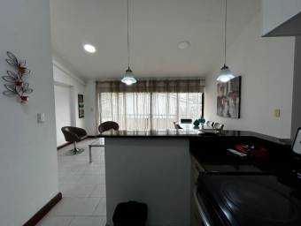 Se alquila moderno apartamento en condominio de Santa Ana 26-891