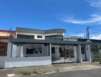 VENTA DE CASA l SAN VICENTE l MORAVIA l PRECIO NEGOCIABLE.