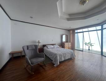 VENTA DE CASA l SAN VICENTE l MORAVIA l PRECIO NEGOCIABLE.