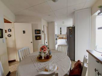 Se vende espaciosa casa en Rohrmoser cerca de la embajada Americana 25-139