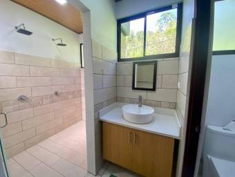 Se alquila casa de lujo en condominio de Orotina Alajuela 26-776