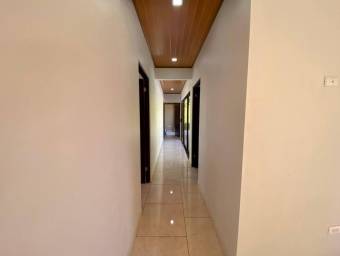 Se alquila casa de lujo en condominio de Orotina Alajuela 26-776