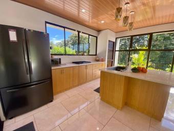 Se alquila casa de lujo en condominio de Orotina Alajuela 26-776