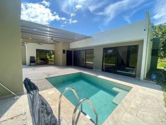 Se alquila casa de lujo en condominio de Orotina Alajuela 26-776