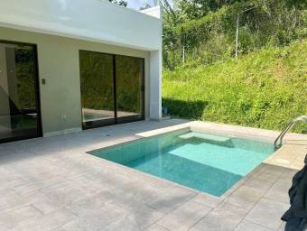 Se alquila casa de lujo en condominio de Orotina Alajuela 26-776