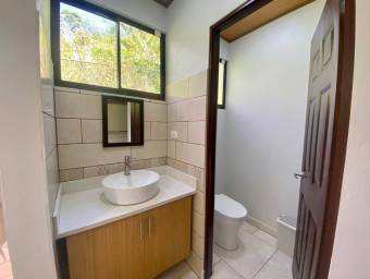 Se alquila casa de lujo en condominio de Orotina Alajuela 26-776