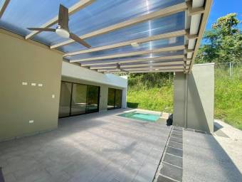 Se alquila casa de lujo en condominio de Orotina Alajuela 26-776