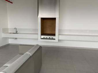 Se alquila moderno apartamento en condominio de Uruca San José 26-556