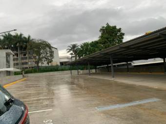 Se alquila moderno apartamento en condominio de Uruca San José 26-556