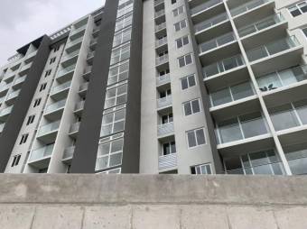 Se alquila moderno apartamento en condominio de Uruca San José 26-556