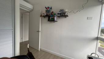 Se alquila moderno apartamento en residencial Concasa 26-937