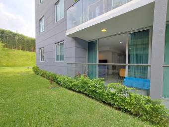 Se alquila espacioso apartamento en condominio Altamira 26-934