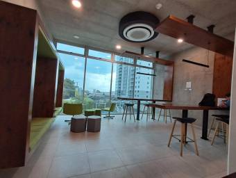 Se alquila espacioso apartamento en condominio Altamira 26-934