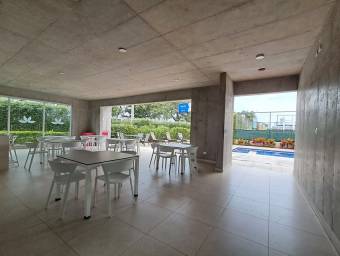 Se alquila espacioso apartamento en condominio Altamira 26-934