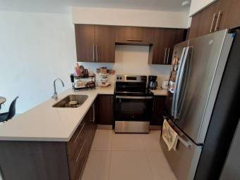 Se alquila moderno apartamento amoblado en condominio Altamira 26-546