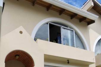 Venta de casa amueblada San Rafael Escazú #26-986