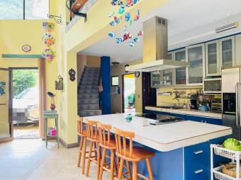 MLS-26-990 LS VENTA HERMOSA CASA GARABITO PUNTARENAS 