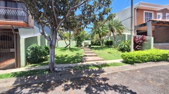 Venta de casa en Mercedes Norte, Heredia #26-106