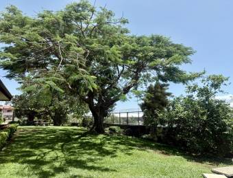 Venta de casa en Mercedes Norte, Heredia #26-106