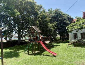 Venta de casa en Mercedes Norte, Heredia #26-106