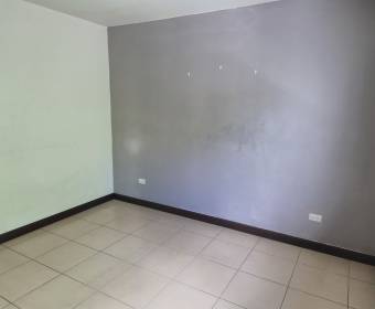 Apartment for sale in Bellavista Condominium, Alajuelita, San José. Bank-owned property.