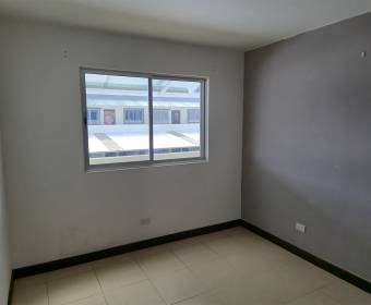 Apartment for sale in Bellavista Condominium, Alajuelita, San José. Bank-owned property.