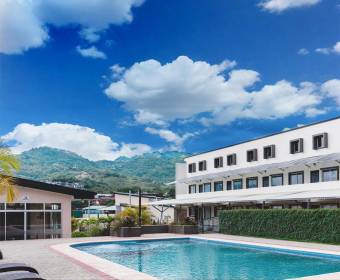 Apartment for sale in Bellavista Condominium, Alajuelita, San José. Bank-owned property.