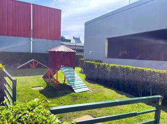 Modern Apartment in San Sebastián, San José