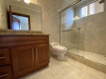 Se alquila moderno apartamento amoblado en San Rafael Escazú 25-1727