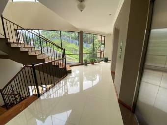 Se alquila moderno apartamento amoblado en San Rafael Escazú 25-1727