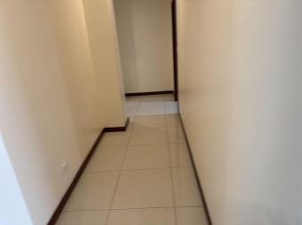 Se alquila apartamento con línea blanca en San Rafael Escazú 26-633