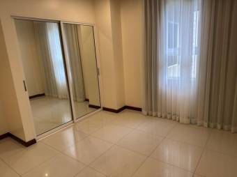 Se alquila apartamento con línea blanca en San Rafael Escazú 26-633