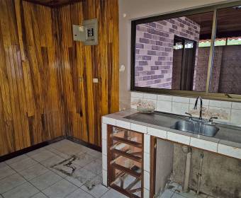 House for Sale in Cartago, Guadalupe (El Carmen). Bank-Owned Property