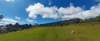 Terreno con increible vista a las montañas, San Isidro Heredia 3,503mtrs2