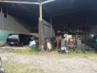 Se vende amplia propiedad de 2000m2 en Cartago Centro 25-1101