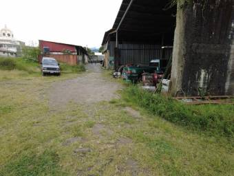 Se vende amplia propiedad de 2000m2 en Cartago Centro 25-1101