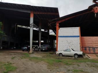 Se vende amplia propiedad con 2 bodegas en Uruca San José 24-143