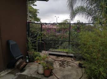 Se vende amplia propiedad con 2 bodegas en Uruca San José 24-143