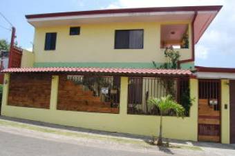 Hermosa Casa en Venta Alto de Guadalupe 3 Habitaciones, 306 mt2  19-537