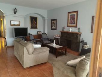 VENDO BELLA Y AMPLIA CASA CON PISCINA EN SAN PABLO HEREDIA