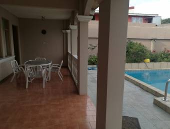 VENDO BELLA Y AMPLIA CASA CON PISCINA EN SAN PABLO HEREDIA