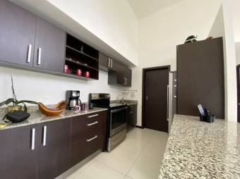 Alquiler de Apartamento en Santa Ana. 21-528a