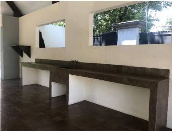 V#36 Venta Lujosa casa en condominio / Santa Ana 