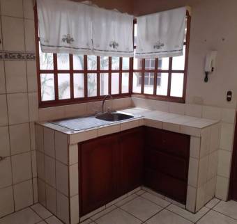 se vende espaciosa casa a 50 mentor san antonio de escazu centro  21-550