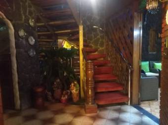 Venta de Casa en La Uruca, San José.20-1166a