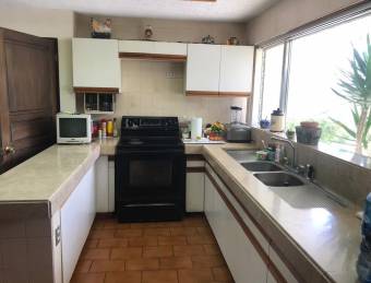 Venta de Casa en San Rafael de Escazú. 21-68a