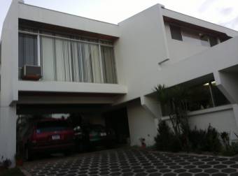 Venta de Casa en San Rafael de Escazú. 21-68a